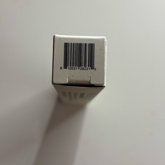 Victoria, Beckham by Augustinis Bader concealer pen. L2 - Picture 3 of 7